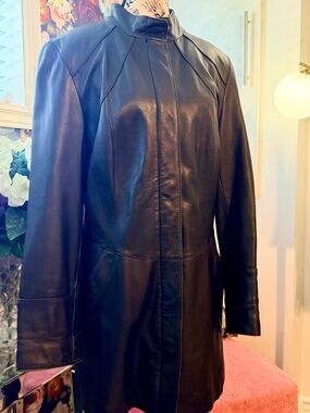Danier Black Leather Stand-Neck Women's in size m